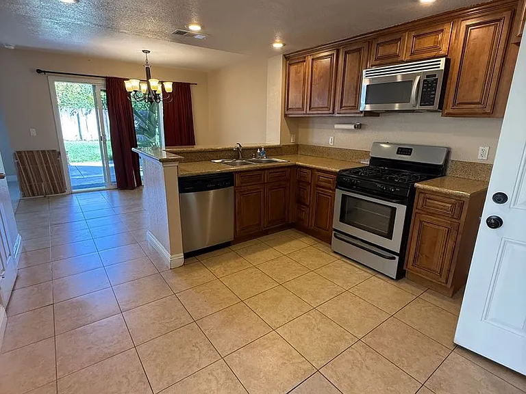 11859 Rustic Pl — Photo 3