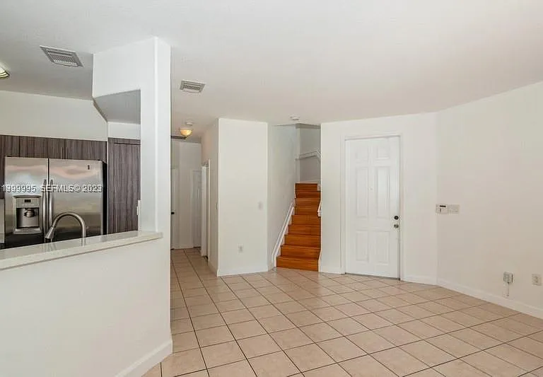11497 NW 78th Ter #11497 — Photo 6