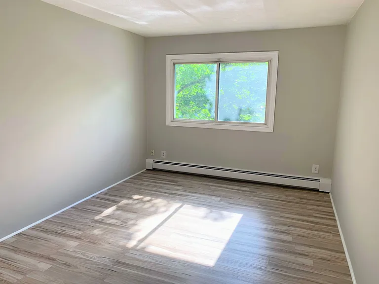 210 Brook Village Rd #20 — Photo 4