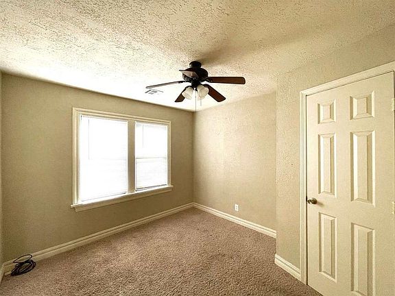 5th image of 1711 NW Oak Ave