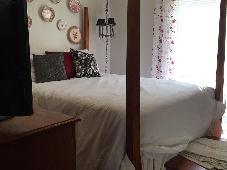 Master bedroom, large closet