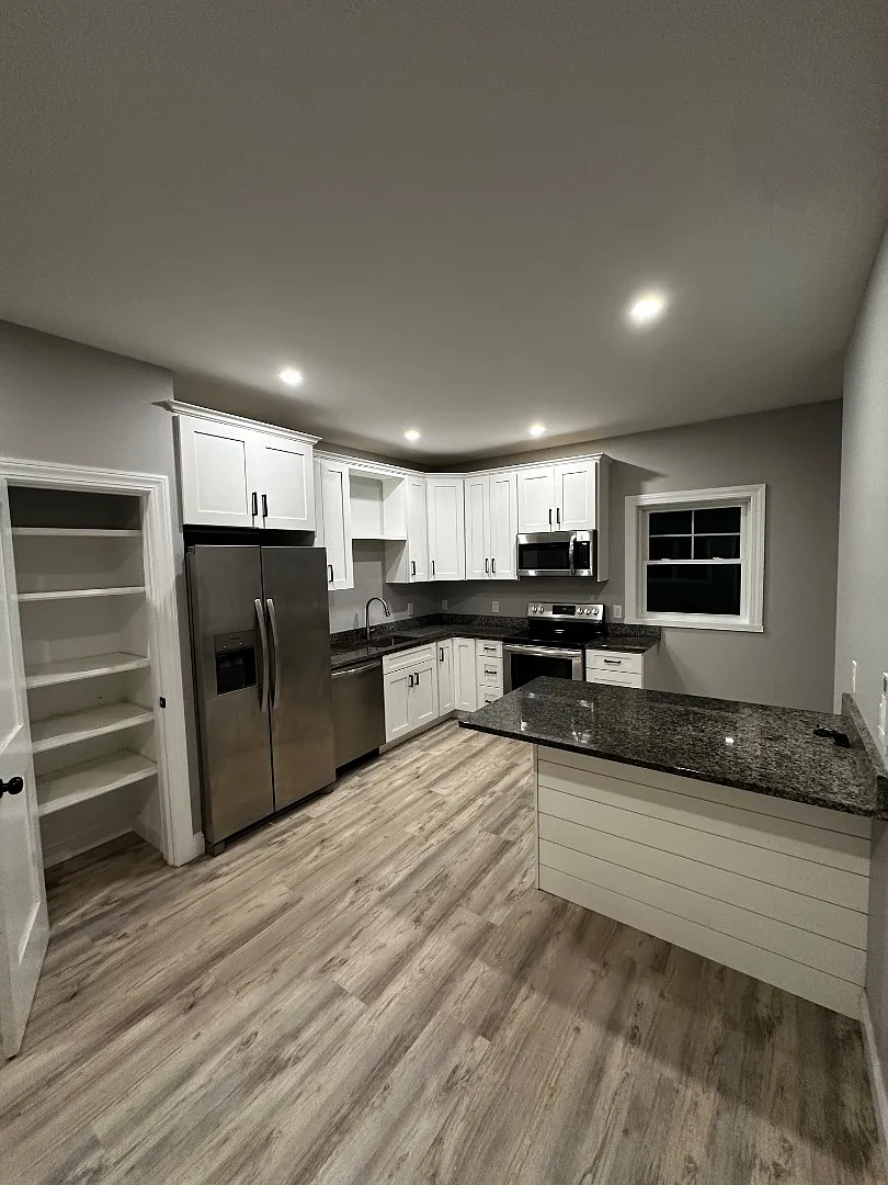 3 Emerald Drive - C — Photo 1