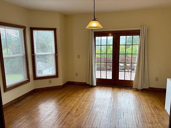 4th image of 467 Prospect St #5