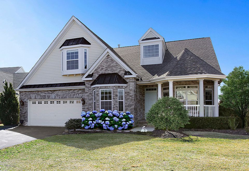 1st image of 25 Wake Robin Ln