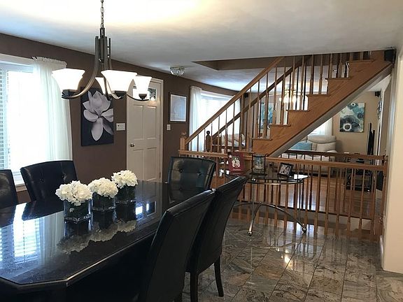 5th image of 25 Brentwood Dr