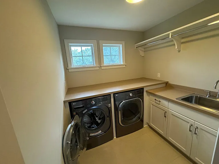 112 Oakwood Rd — Photo 26