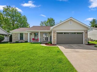 16 White Chapel Ct, O'Fallon, MO 63368