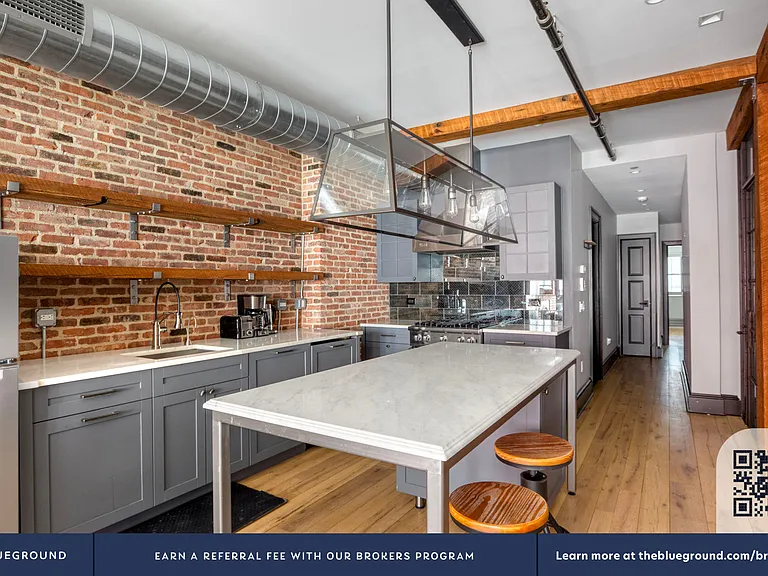 117 W 28th St #4 — Photo 9
