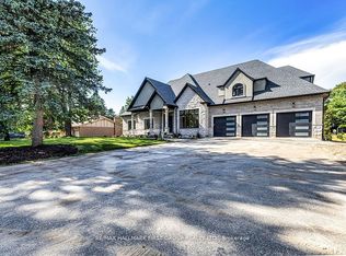 10 Philips Rd, Whitby, ON L1M1G7
