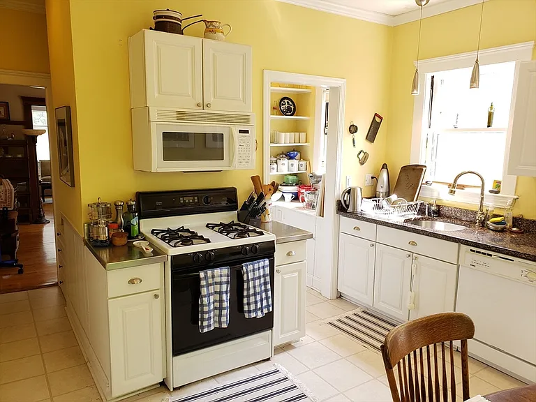 6 Fairview St #1 — Photo 4
