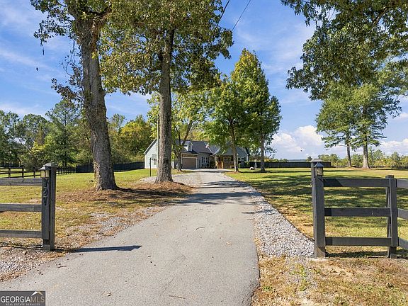 2nd image of 797 Old Dalton Rd NE