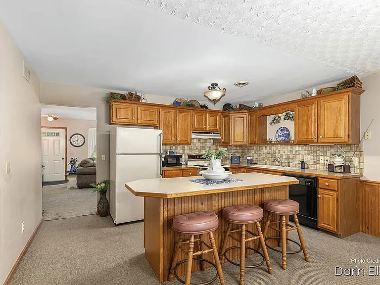167 Holiday Dr — Photo 11