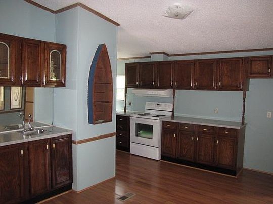 4th image of 137 Chapel Dr #137