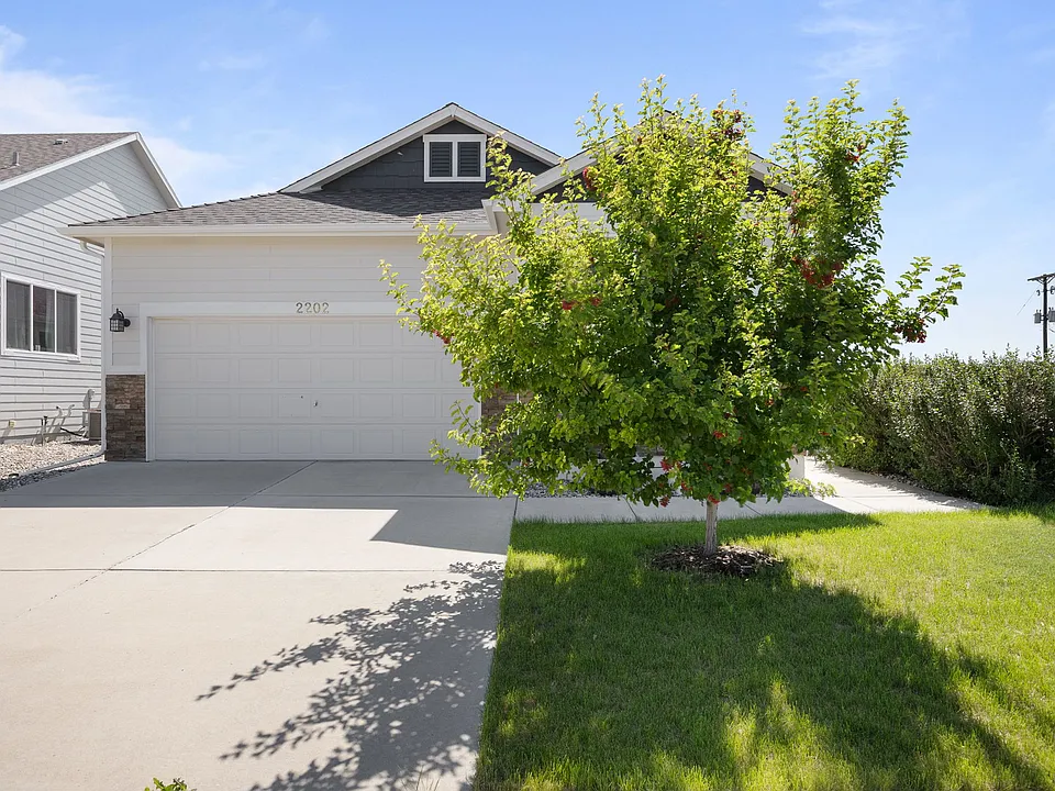 2202 Thoreau Dr