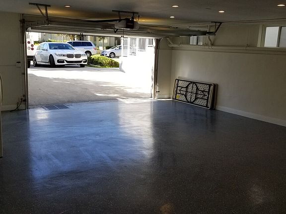 5th image of 841 10th St APT 1