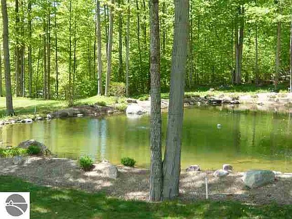 4th image of 3079 White Tail Dr