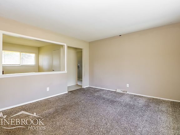 4th image of 18 Blanchette Dr