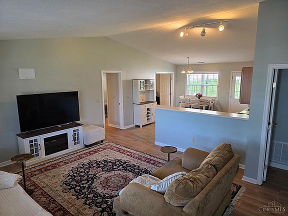 2nd image of 47 Indian Cove Cir