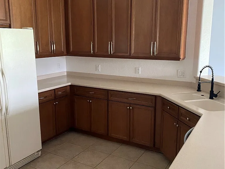 421 NW 36th Ave — Photo 16