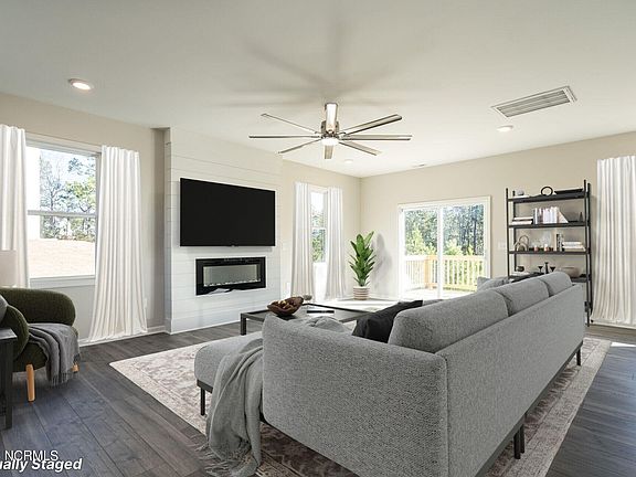 4th image of 8807 NE Colbert Place Drive