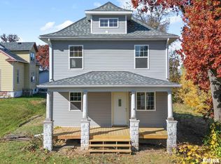 210 13th St, Silvis, IL 61282