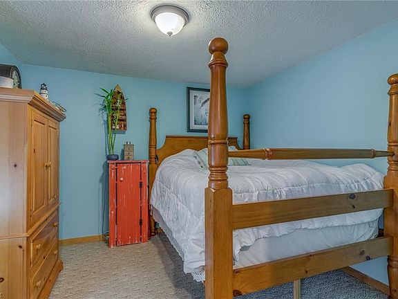 5th image of 2559 W Center St #20