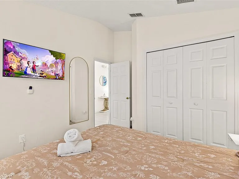 239 Carrera Ave — Photo 19