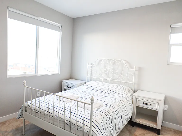 2049 W Rosecrans Ave — Photo 12