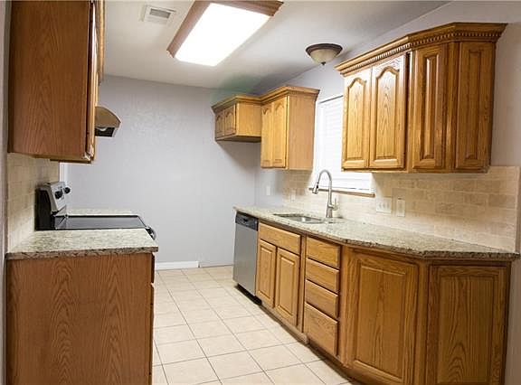 4th image of 6829 John Dr