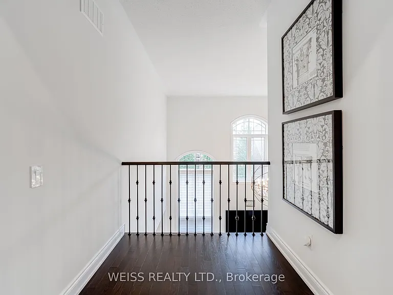 43 Chesney Cres — Photo 28