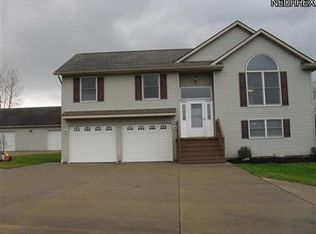 5584 Mapleton St SE, East Canton, OH 44730