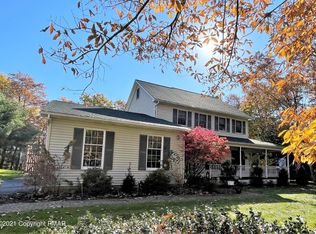 324 Irish Ln, Stroudsburg, PA 18360