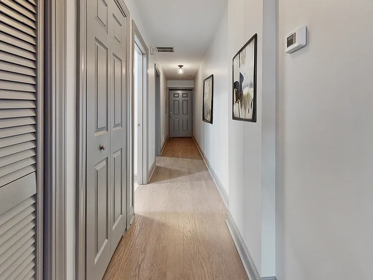 4002 S Calumet Ave — Photo 10