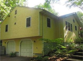 2085 Division Rd, East Greenwich, RI 02818