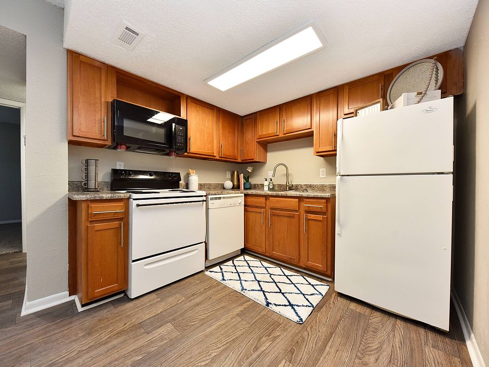 Spacious Kitchen
