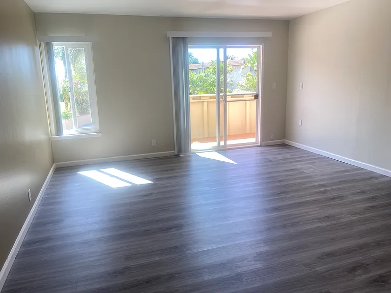 3333 Cabrillo Ave — Photo 12