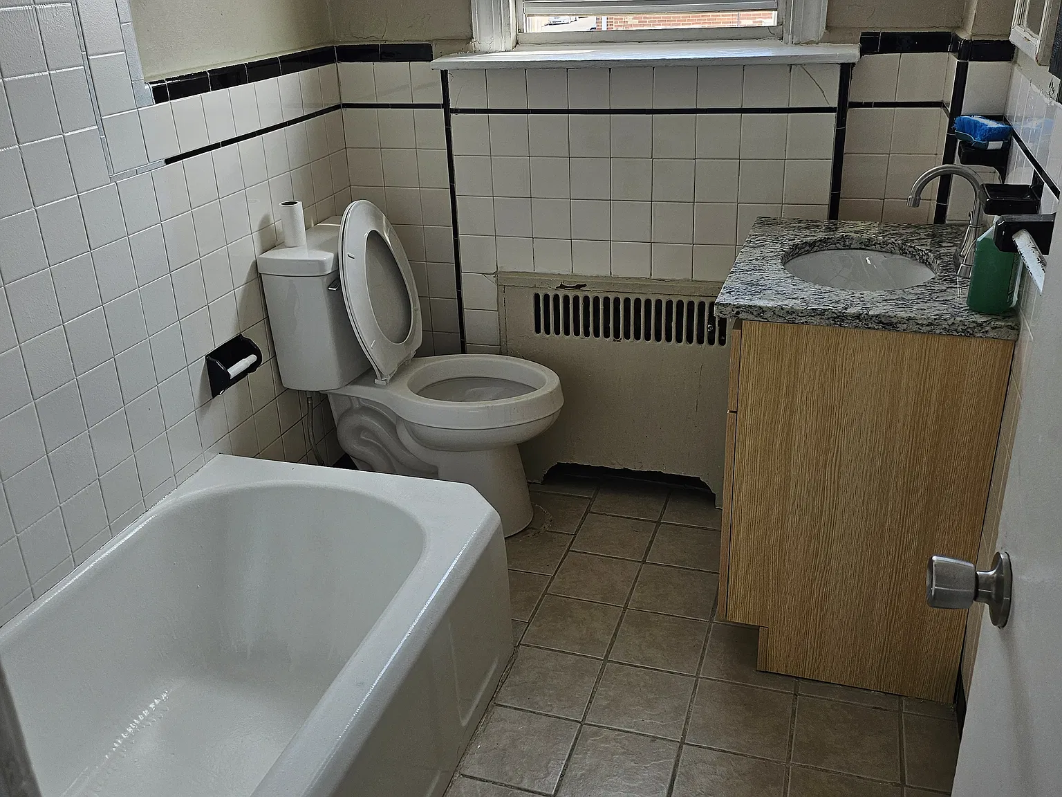 2 bed, $1,300 — Photo 4