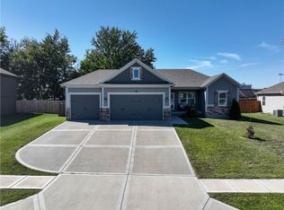 12021 Astor Ct, Peculiar, MO 64078