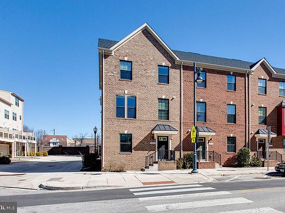 2nd image of 1023 Rutland Ave