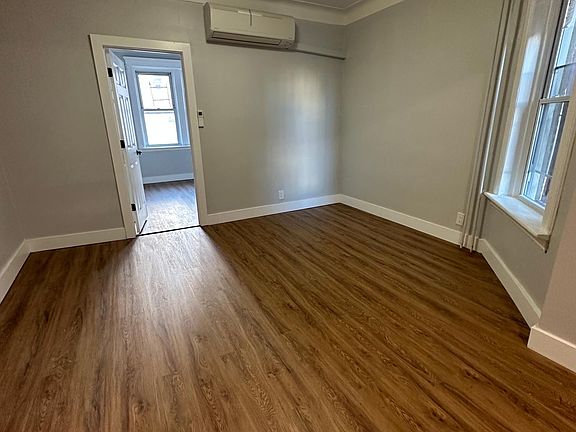 3rd image of 934 Pavonia Ave #34