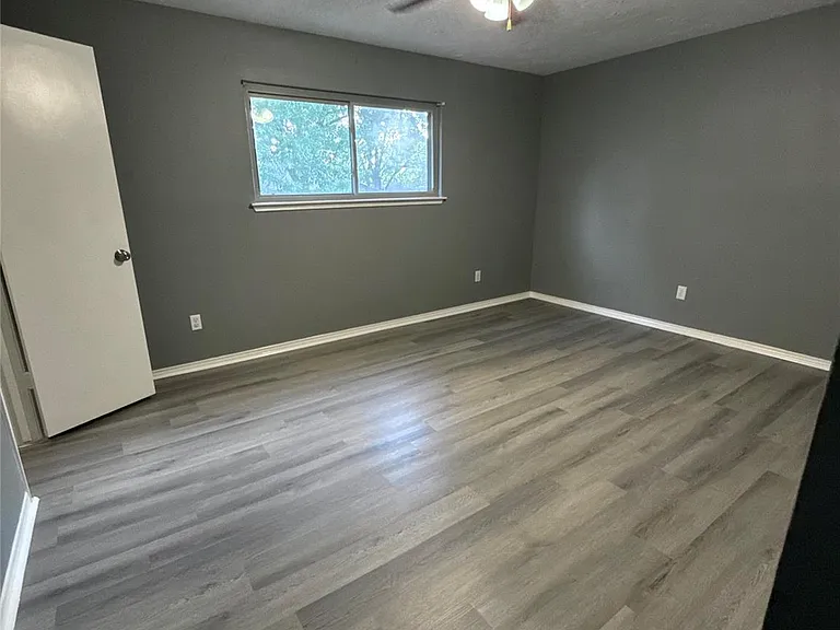 17719 Windy Point Dr — Photo 26