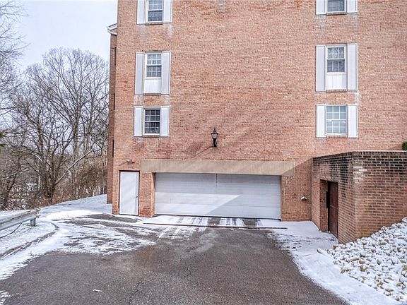 2nd image of 501 Camelot Dr #501