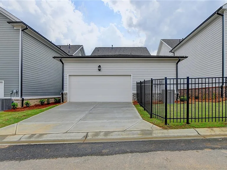 4536 Molder Dr — Photo 70