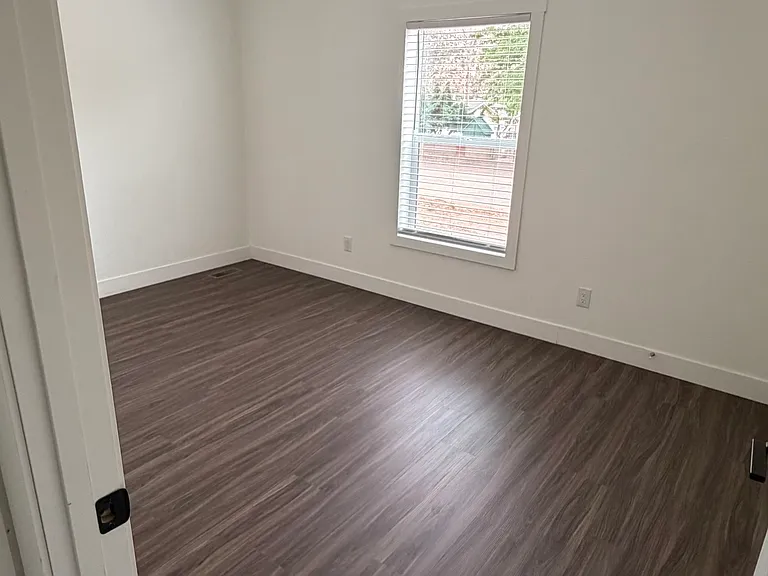 470 E Jessop Ave — Photo 10