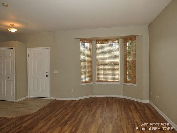 4th image of 7415 Willow Creek Dr