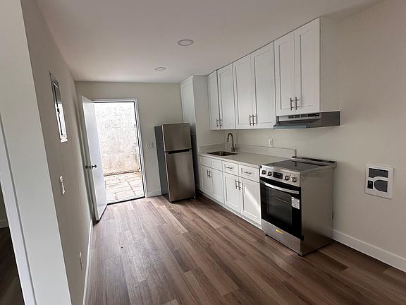 5th image of 2842 E 6th St #D