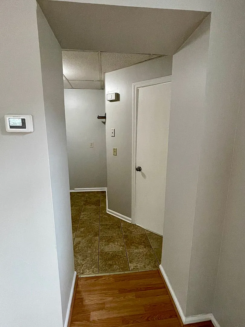 135 Howe Street — Photo 4