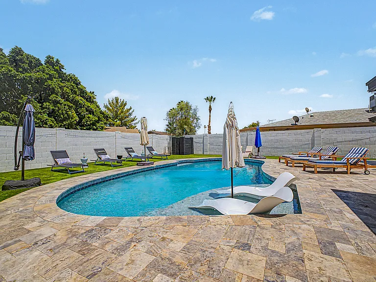 1958 E Laguna Dr — Photo 37