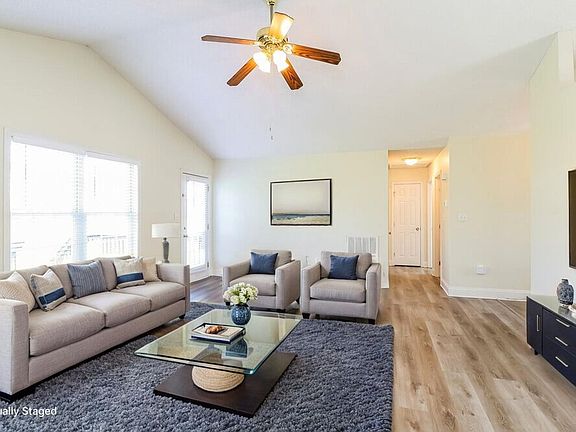 5th image of 4512 Carol Ct