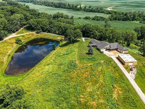 24730 Tontine Rd, Kansas City, KS 66109